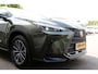 Lexus NX 350h*Lexus fabr.garantie t/m 05-2033*Perfect Lexus Onderh.*BTW*ACC/Stoelverw./Stuurverw./Camera/Proact. Rijass./Rijstrook/DAB/LED/Half Leder-alcant./18 inch LM*