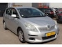 Toyota Verso 1.6 VVT-i Comfort Airco, Cruise control, Elektrische ramen, Trekhaak, Lichtmetalen wielen