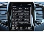 Volvo XC90 T8 Recharge AWD Inscription - LONG RANGE - IntelliSafe Assist & Surround - Adaptieve LED koplampen - Parkeercamera achter - Verwarmde voorstoelen & stuur - Parkeersensoren voor & achter - Elektr. bedienb. voorstoelen met geheugen - Extra getint glas - Elektr. inklapbare trekhaak - 20' LMV