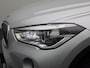 BMW X1 sDrive18i High Executive | AUTOMAAT | PANORAMADAK | LEDER | HEAD UP DISPLAY | ACHTERUITRIJCAMERA | ADAPTIVE CRUISE CONTROL | SPORTSTOELEN | ELEKTRISCHE BESTUURDERSTOEL MET GEHEUGEN | LED KOPLAMPEN | ELEKTRISCHE ACHTERKLEP | STOELVERWARMING | TREKHAAK |