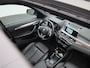 BMW X1 sDrive18i High Executive | AUTOMAAT | PANORAMADAK | LEDER | HEAD UP DISPLAY | ACHTERUITRIJCAMERA | ADAPTIVE CRUISE CONTROL | SPORTSTOELEN | ELEKTRISCHE BESTUURDERSTOEL MET GEHEUGEN | LED KOPLAMPEN | ELEKTRISCHE ACHTERKLEP | STOELVERWARMING | TREKHAAK |