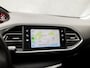 Peugeot 308 SW 1.2 PureTech Sport (PANORAMADAK, APPLE CARPLAY, GROOT NAVI, 360 CAMERA, LEDER, SPORTSTOELEN, ADAPTIVE CRUISE, GETINT GLAS, TREKHAAK, LANE ASSIST, NIEUWSTAAT)