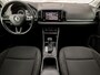 Skoda Karoq 1.5 TSI ACT Ambition Business 150Pk Automaat (APPLE CARPLAY, GROOT NAVI, CAMERA, TREKHAAK, SPORTSTOELEN, GETINT GLAS, PARKEERSENSOREN, CRUISE, NIEUWSTAAT)
