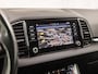 Skoda Karoq 1.5 TSI ACT Ambition Business 150Pk Automaat (APPLE CARPLAY, GROOT NAVI, CAMERA, TREKHAAK, SPORTSTOELEN, GETINT GLAS, PARKEERSENSOREN, CRUISE, NIEUWSTAAT)