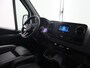 Mercedes-Benz Sprinter 317 CDI L2 H2 | AUTOMAAT | APPLE CARPLAY - ANDROID AUTO | BETIMMERDE LAADRUIMTE | 2800 KG AHW | STOELVERWARMING BESTUURDERSSTOEL | LEREN BEKLEDING | AIRCO