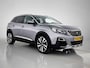 Peugeot 3008 SUV Blue Lease Premium 130 pk Automaat | Navigatie | Achteruitrijcamera | Parkeersensoren Voor en Achter | LED Dagrijverlichting | Elektrische Achterklep met Sensor | Keyless Entry/Start | Climate Control | 19" Lichtmetalen Velgen | Apple Carplay/Android Auto |