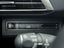 Peugeot 3008 SUV Blue Lease Premium 130 pk Automaat | Navigatie | Achteruitrijcamera | Parkeersensoren Voor en Achter | LED Dagrijverlichting | Elektrische Achterklep met Sensor | Keyless Entry/Start | Climate Control | 19" Lichtmetalen Velgen | Apple Carplay/Android Auto |