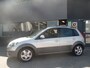 Ford Fiesta 1.4-16V Crossroad Airco, Elek ramen, Lm velgen, 15'', Dak-rails- Cv op steutel, Trekhaak, Nieuwe apk!! Nieuwe apk, Zo mee zonder garantie.