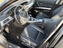 BMW 3-Serie 320i High Executive / AUTOMAAT / LEER / NAVI / SCHUIFDAK