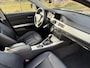 BMW 3-Serie 320i High Executive / AUTOMAAT / LEER / NAVI / SCHUIFDAK