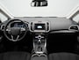 Ford S-Max 2.0 Titanium Automaat 7-Persoons | Trekhaak Afneembaar Panodak | Navigatie | Carplay | Sfeerverlichting | DAB | Camera | Cruise Control | Elektrische Achterklep |
