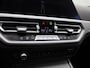 BMW 3-Serie 330e | Automaat | Navigatie | Half-Leer | Adaptive Cruise Control | Heads Up Display | Climate Control | Parkeersensoren | Apple Carplay / Android Auto | Lichtmetalen Velgen |