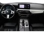 BMW 5-Serie 520e Business Edition Plus | Panoramadak | Leder | Stoelverwarming | Camera | PDC V+A