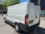 Peugeot Boxer 330 2.0 BlueHDI L1H1 Premium Pack AIRCO I NAVI I CAMERA I 3-ZITS I EURO-6 I TREKHAAK I EXTRA SLOTEN LAADRUIMTE