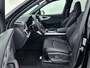 Audi Q7 55 TFSI e quattro Pro Line S Nu tijdelijk een e-premie t.w.v. €6.000,- l Bang & Olufsen Premium 3D l Adaptive Cruise Control l Glazen panoramadak l Sportstoelen plus voorin l Stoelventilatie/massage voorin l Elektrisch bedienbare voorstoelen met geheugen best. l Stoelverwawrming voor en achter l 360 graden camera l Elektrisch sluithulp portieren l Rood gespoten remzadels l Vierwielbesturing l Warmtewerend glas donker tint l 22 inch lichtmetalen wielen