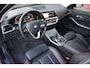 BMW 3-Serie 320i 184PK AUT8 High Executive Edition ORG.NED / NAP / LEER / SCHUIFDAK / STOELVERWARMING / SFEERVERLICHTING