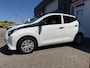 Toyota Aygo 1.0 VVT-i x-fun van 2de Eigenaar in 5 drs en bluetooth telefoon en airco en cruise controle