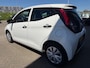 Toyota Aygo 1.0 VVT-i x-fun van 2de Eigenaar in 5 drs en bluetooth telefoon en airco en cruise controle