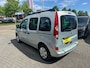 Renault Kangoo 1.6-16V Privilège AUTOMAAT - Rolstoelauto - Rolstoelvervoer - Alle Opties - Knielsysteem