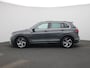 Volkswagen Tiguan 1.5 TSI R-Line Business | Achteruitrijcamera | Trekhaak | Adaptive cruise control | Stoelverwarming | Navigatie | 19 inch licht metalen velgen | Panorama schuif-/kanteldak |