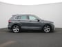Volkswagen Tiguan 1.5 TSI R-Line Business | Achteruitrijcamera | Trekhaak | Adaptive cruise control | Stoelverwarming | Navigatie | 19 inch licht metalen velgen | Panorama schuif-/kanteldak |