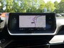 Peugeot 208 1.2 PureTech 100pk Allure Navigatie | 3D-cockpit | Afneembare trekhaak | Cruise & Climate control | Parkeersensoren | 4seasonsbanden | Bluetooth | LMV