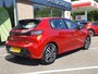 Peugeot 208 1.2 PureTech 100pk Allure Navigatie | 3D-cockpit | Afneembare trekhaak | Cruise & Climate control | Parkeersensoren | 4seasonsbanden | Bluetooth | LMV