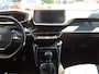 Peugeot 208 1.2 PureTech 100pk Allure Navigatie | 3D-cockpit | Afneembare trekhaak | Cruise & Climate control | Parkeersensoren | 4seasonsbanden | Bluetooth | LMV