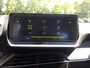 Peugeot 208 1.2 PureTech 100pk Allure Navigatie | 3D-cockpit | Afneembare trekhaak | Cruise & Climate control | Parkeersensoren | 4seasonsbanden | Bluetooth | LMV