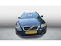 Volvo V50 2.0 Edition II 18" licht metalen| lederen bekleding | Schuif/kantel dak | Parkeersensoren achter | trekhaak | Bi- xenon koplampen | Roof rails | verwarmde voorstoelen |