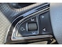 Skoda Scala 1.0 TSI Sport Business / Nederlandse Auto / Eerste Eigenaar / Apple Car Play / Cruise Control / Climate Control / Afneembare trekhaak / Panoramadak / Parkeercamera achter / Parkeersensoren voor en achter / 18 inch Licht metalen velgen