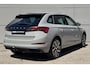 Skoda Scala 1.0 TSI Sport Business / Nederlandse Auto / Eerste Eigenaar / Apple Car Play / Cruise Control / Climate Control / Afneembare trekhaak / Panoramadak / Parkeercamera achter / Parkeersensoren voor en achter / 18 inch Licht metalen velgen