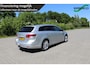 Toyota Avensis 1.8 VVTi Business navigatie climate&cruise control trekhaak regen en lichtsensor goed onderhouden