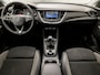 Opel Grandland X 1.2 Turbo Innovation (APPLE CARPLAY, GROOT NAVI, CLIMATE, CAMERA, LEDER, SPORTSTOELEN, GETINT GLAS, PARKEERSENSOREN, CRUISE, DAB+, NIEUWE APK, NIEUWSTAAT)