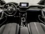 Peugeot 208 1.2 PureTech GT (VIRTUAL COCKPIT, APPLE CARPLAY, GROOT NAVI, ADAPTIVE CRUISE, 360 CAMERA, LEDER, SPORTSTOELEN, GETINT GLAS, LM VELGEN, LANE ASSIST, NIEUWSTAAT)