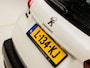 Peugeot 2008 1.2 PureTech Sport (NAVIGATIE, CRUISE, PARKEERSENSOREN, TREKHAAK, SPORTSTOELEN, ELEK PAKKET, XENON, NIEUWSTAAT)