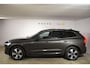 Volvo XC60 T6 350PK Automaat AWD Plus Dark / Adaptive Cruise control / Stoelverwarming v+a / Stuurverwarming / Elektr. achterklep  / Panoramadak / Harman Kardon /