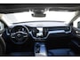 Volvo XC60 T6 350PK Automaat AWD Plus Dark / Adaptive Cruise control / Stoelverwarming v+a / Stuurverwarming / Elektr. achterklep  / Panoramadak / Harman Kardon /