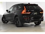Volvo XC60 T6 350PK AWD Plus Black Edition / Adaptieve cruise control / Harman Kardon / BLIS / Panoramadak / Apple carplay / Parkeersensoren met 360 camera / Elektrische achterklep / Elektrische stoelen met geheugen / Stoel en stuurwielverwarming / 21” velgen / Trekhaak /
