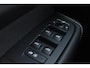 Volvo XC60 T6 350PK AWD Plus Black Edition / Adaptieve cruise control / Harman Kardon / BLIS / Panoramadak / Apple carplay / Parkeersensoren met 360 camera / Elektrische achterklep / Elektrische stoelen met geheugen / Stoel en stuurwielverwarming / 21” velgen / Trekhaak /