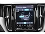 Volvo XC60 T6 350PK AWD Plus Black Edition / Adaptieve cruise control / Harman Kardon / BLIS / Panoramadak / Apple carplay / Parkeersensoren met 360 camera / Elektrische achterklep / Elektrische stoelen met geheugen / Stoel en stuurwielverwarming / 21” velgen / Trekhaak /
