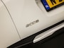 Peugeot 2008 1.2 PureTech Sport (APPLE CARPLAY, LANE ASSIST, SPORTSTOELEN, PARKEERSENSOREN, CRUISE, DAB+, NIEUWE APK, NIEUWSTAAT)