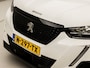 Peugeot 2008 1.2 PureTech Sport (APPLE CARPLAY, LANE ASSIST, SPORTSTOELEN, PARKEERSENSOREN, CRUISE, DAB+, NIEUWE APK, NIEUWSTAAT)