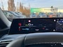 Peugeot E-3008 Allure Avantage 73 kWh | Leder | Stoel en stuurverwarming | Adaptieve cruise control | Navigatie | Warmtepomp