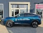 Peugeot E-3008 Allure Avantage 73 kWh | Leder | Stoel en stuurverwarming | Adaptieve cruise control | Navigatie | Warmtepomp