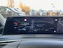 Peugeot E-3008 Allure Avantage 73 kWh | Leder | Stoel en stuurverwarming | Adaptieve cruise control | Navigatie | Warmtepomp