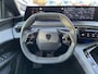 Peugeot E-3008 Allure Avantage 73 kWh | Leder | Stoel en stuurverwarming | Adaptieve cruise control | Navigatie | Warmtepomp