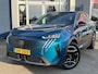 Peugeot E-3008 Allure Avantage 73 kWh | Leder | Stoel en stuurverwarming | Adaptieve cruise control | Navigatie | Warmtepomp