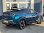 Peugeot E-3008 Allure Avantage 73 kWh | Leder | Stoel en stuurverwarming | Adaptieve cruise control | Navigatie | Warmtepomp