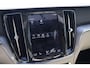 Volvo V60 T4 Momentum Pro 2.0 211PK | Camera | Memory | Leder | Pano | Stoelverwarming | Head-Up | Adaptive